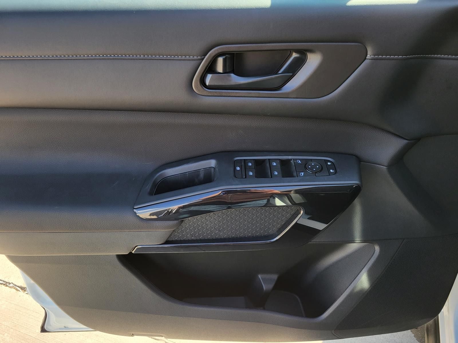 2026 Nissan Pathfinder S