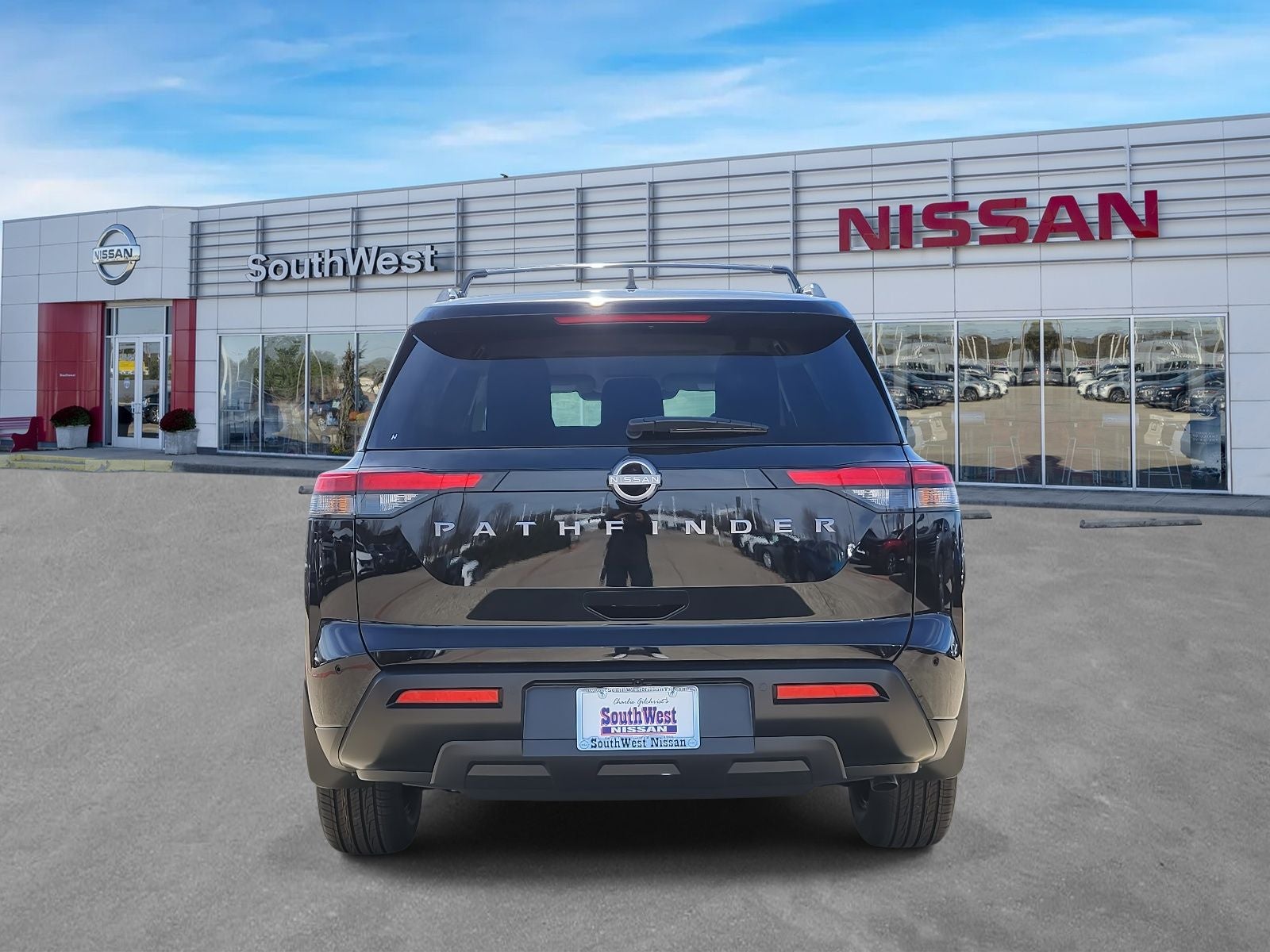 2026 Nissan Pathfinder SV