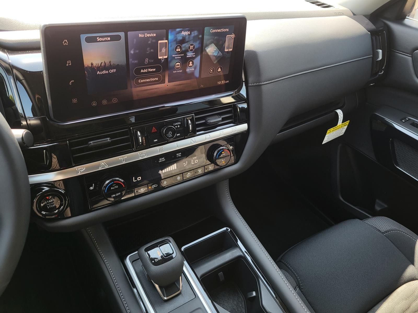 2026 Nissan Pathfinder SV