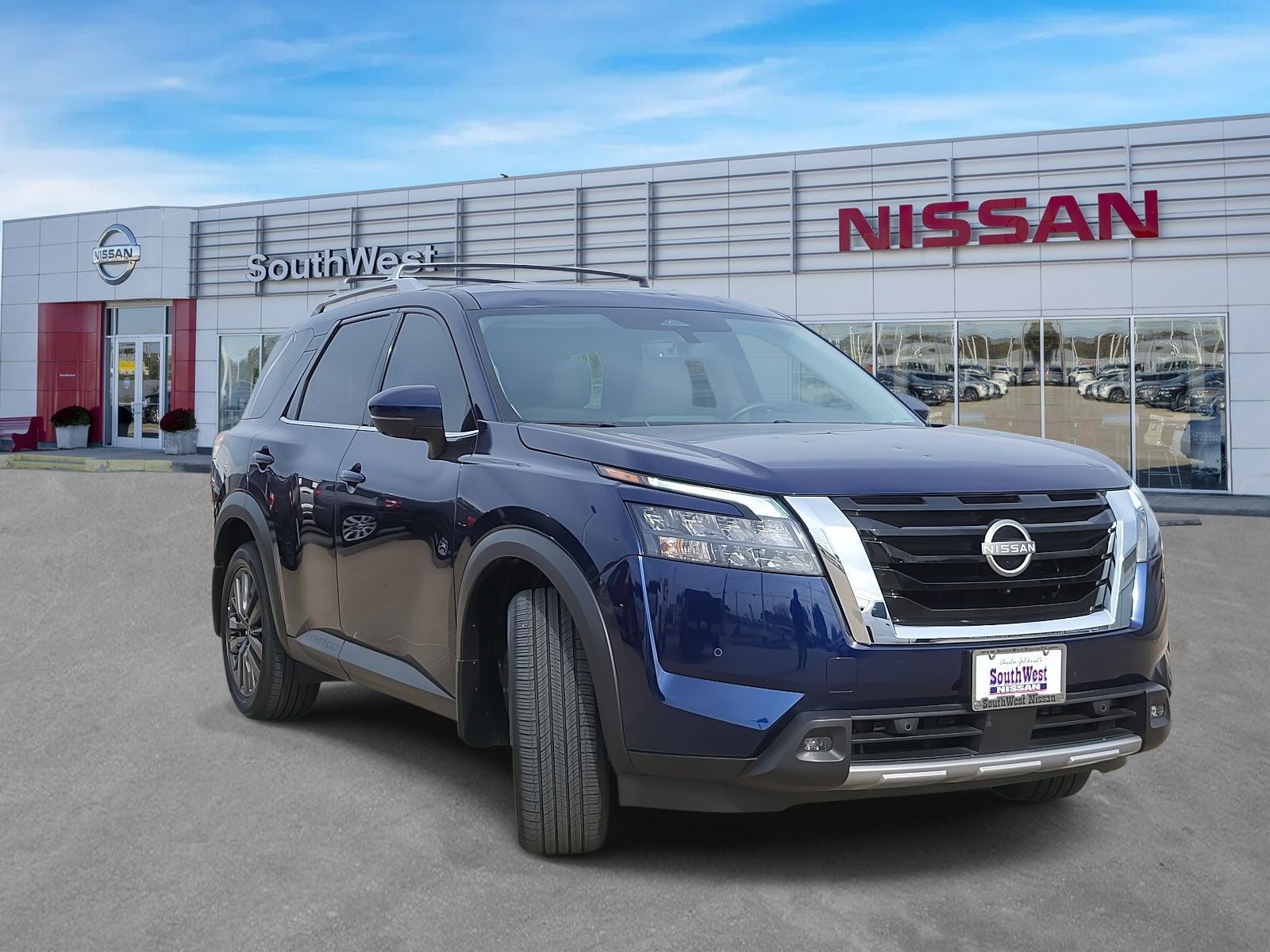 2025 Nissan Pathfinder SL