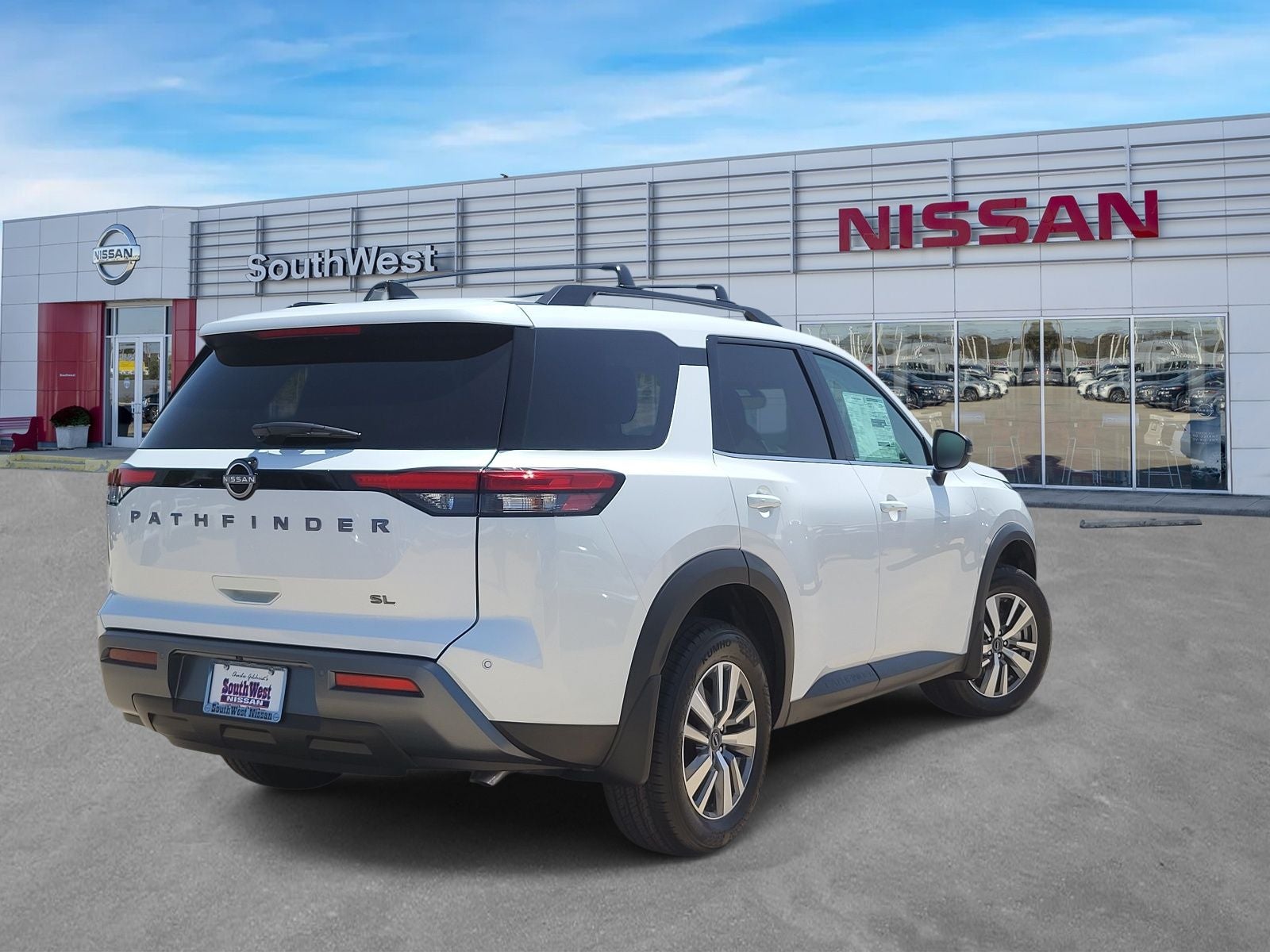 2026 Nissan Pathfinder SL