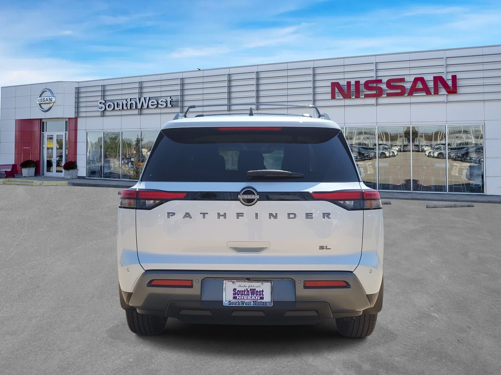 2026 Nissan Pathfinder SL