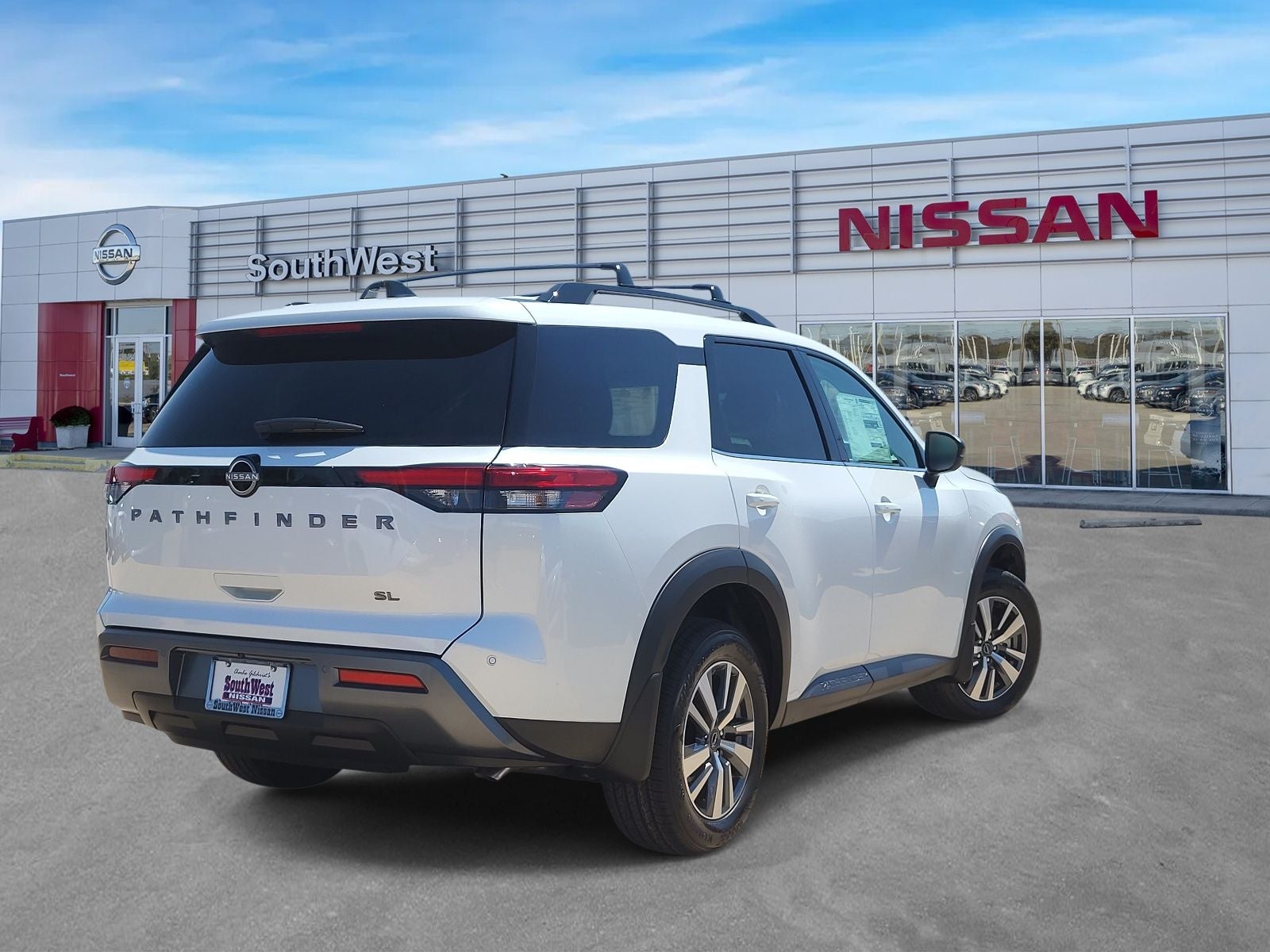 2026 Nissan Pathfinder SL