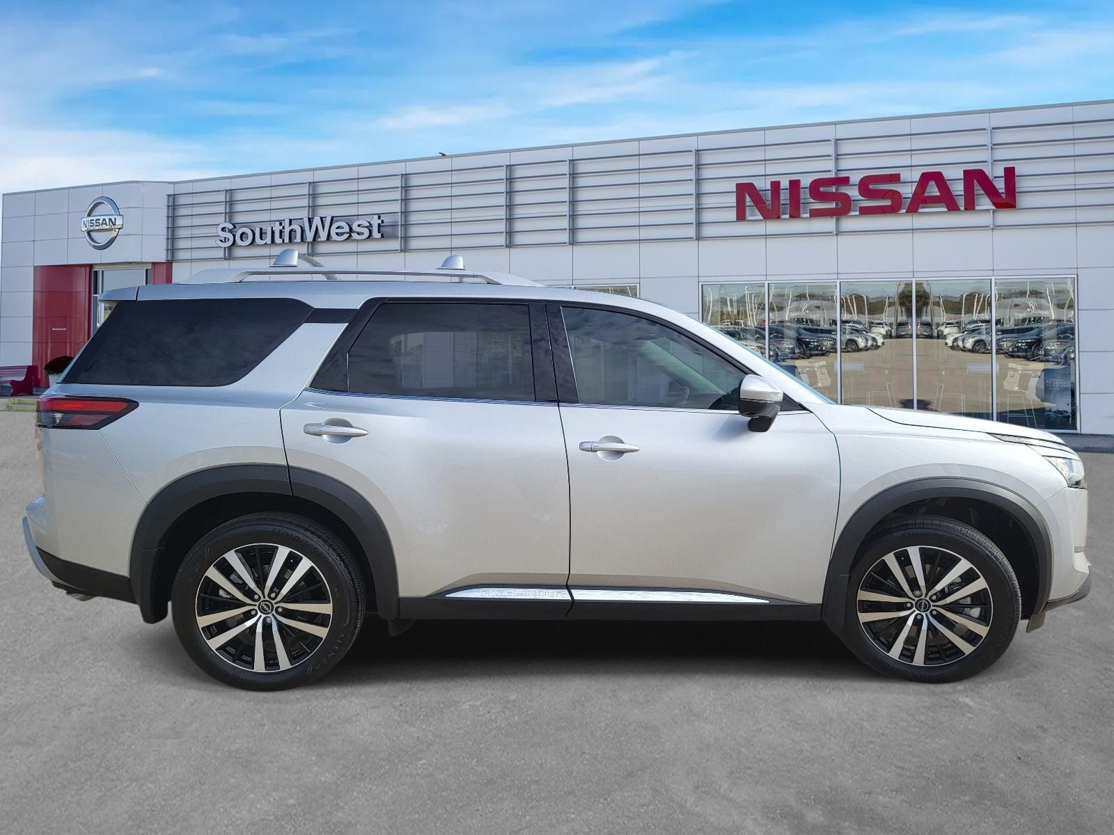 2025 Nissan Pathfinder Platinum