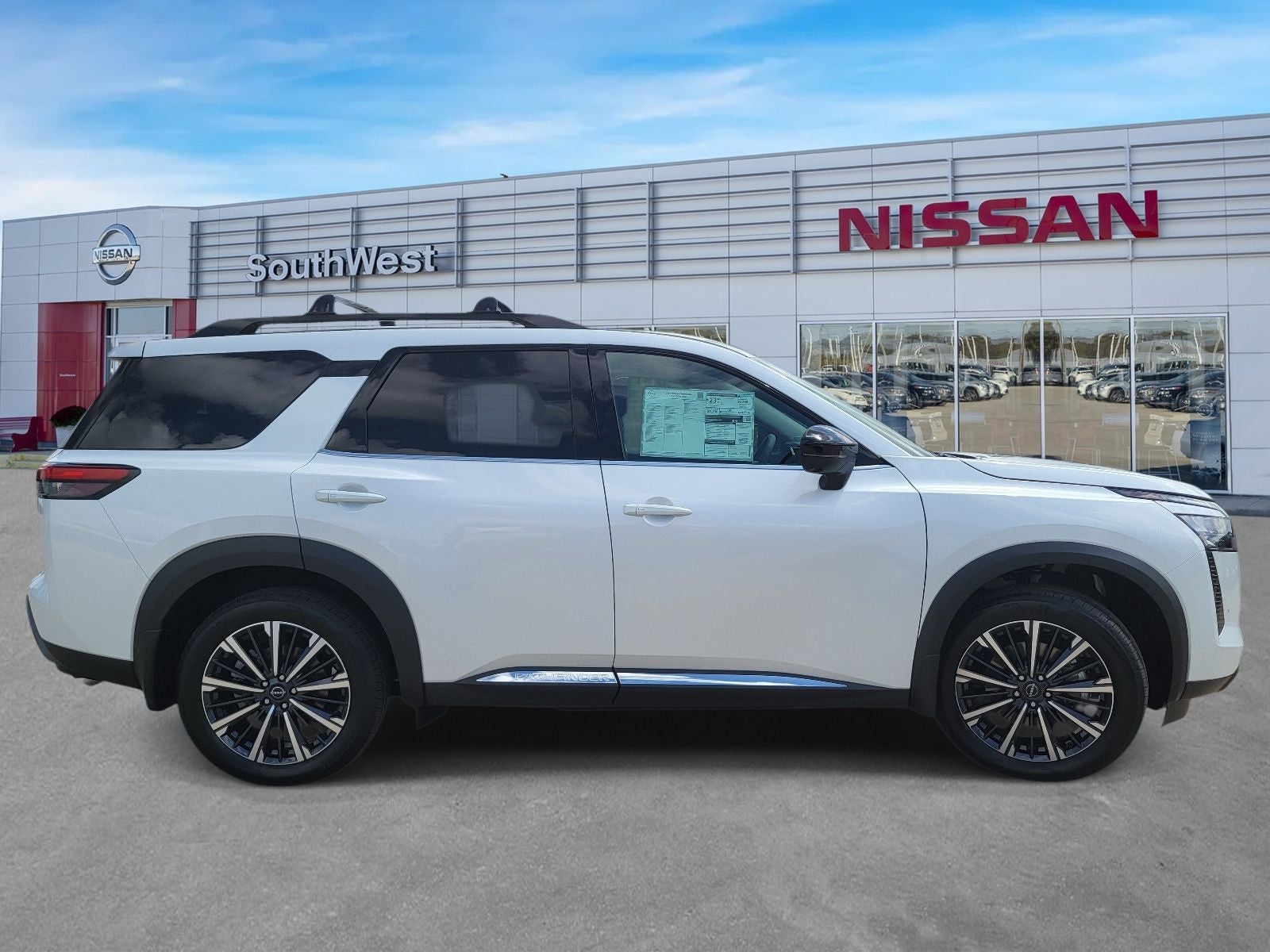 2026 Nissan Pathfinder Platinum