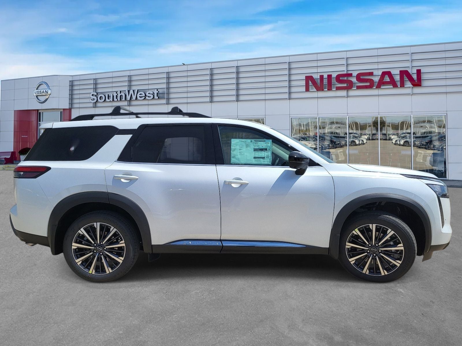 2026 Nissan Pathfinder Platinum