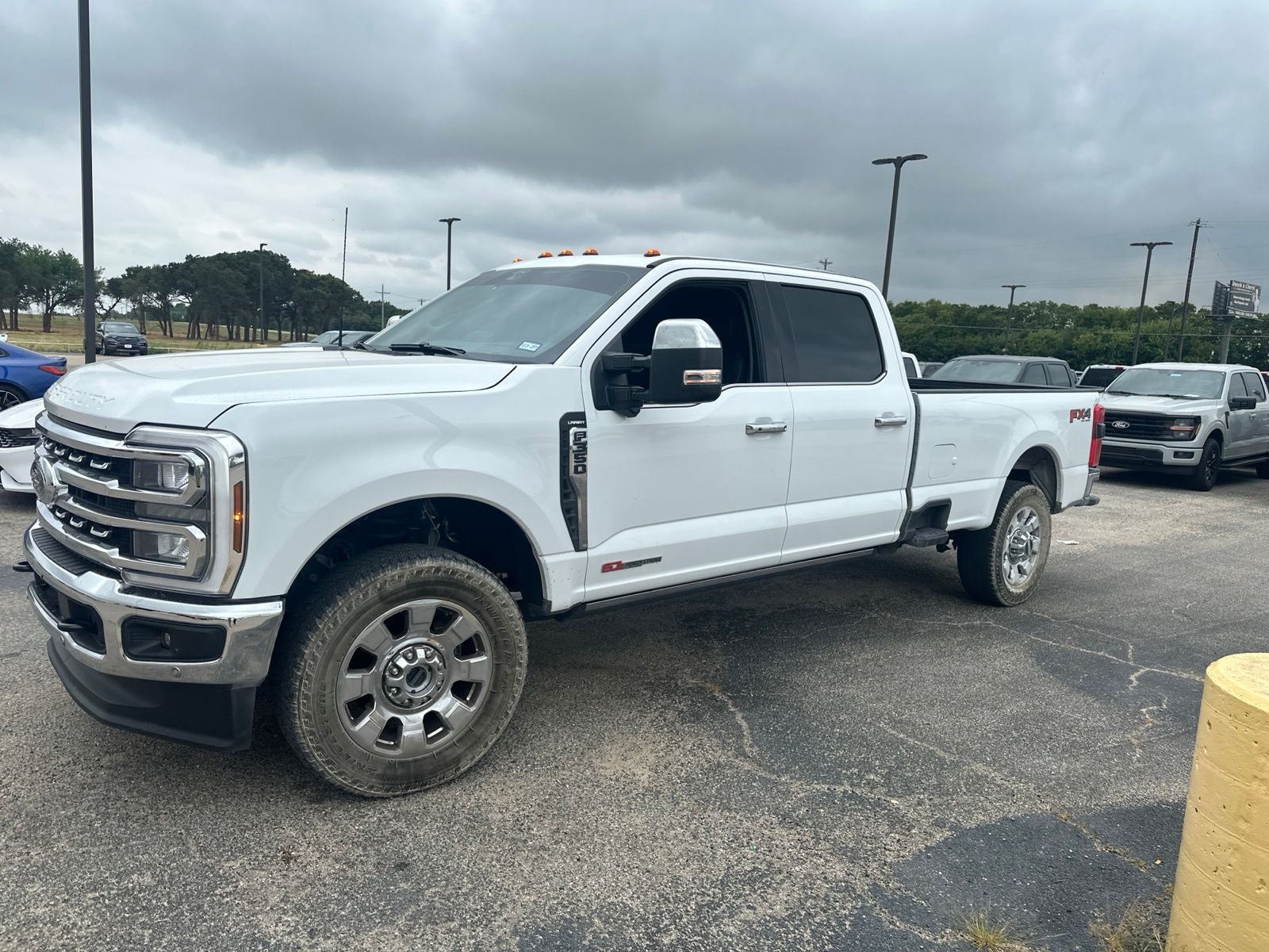 2025 Ford F-350SD Lariat