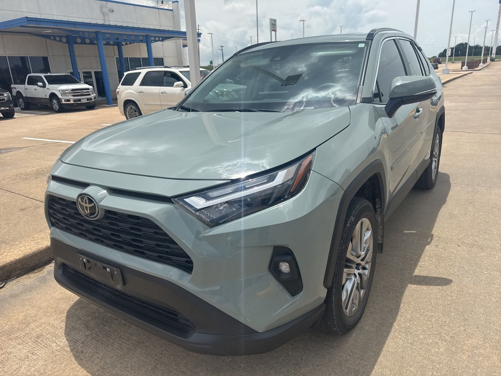 2023 Toyota RAV4 XLE Premium