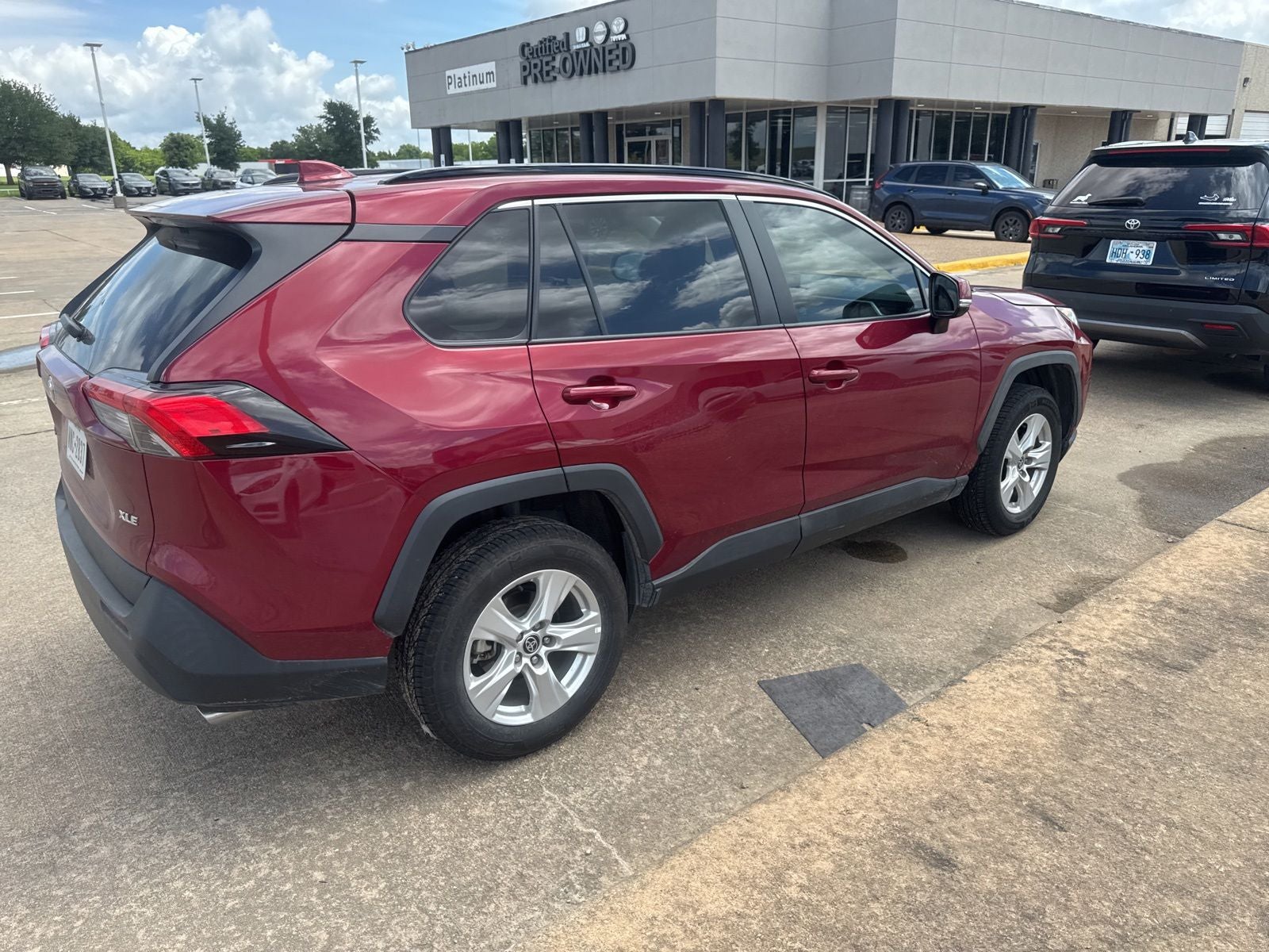 2021 Toyota RAV4 XLE