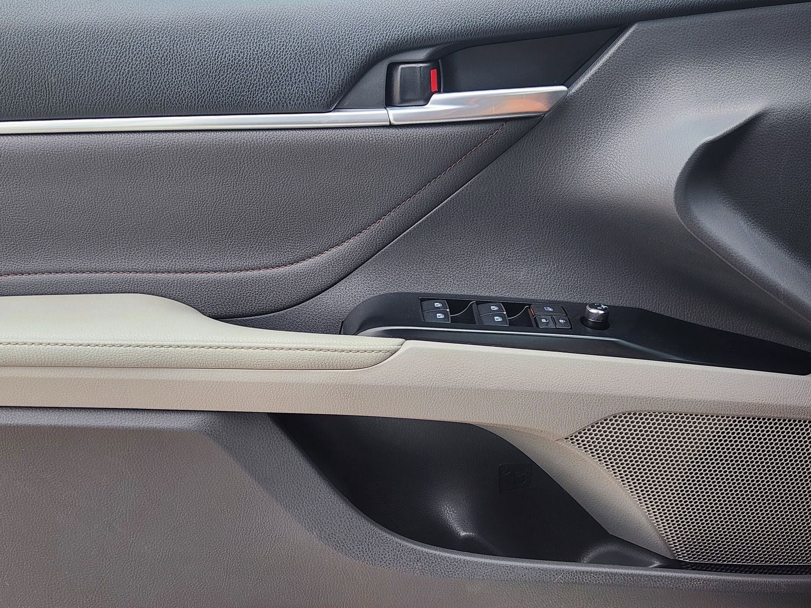 2018 Toyota Camry Hybrid XLE