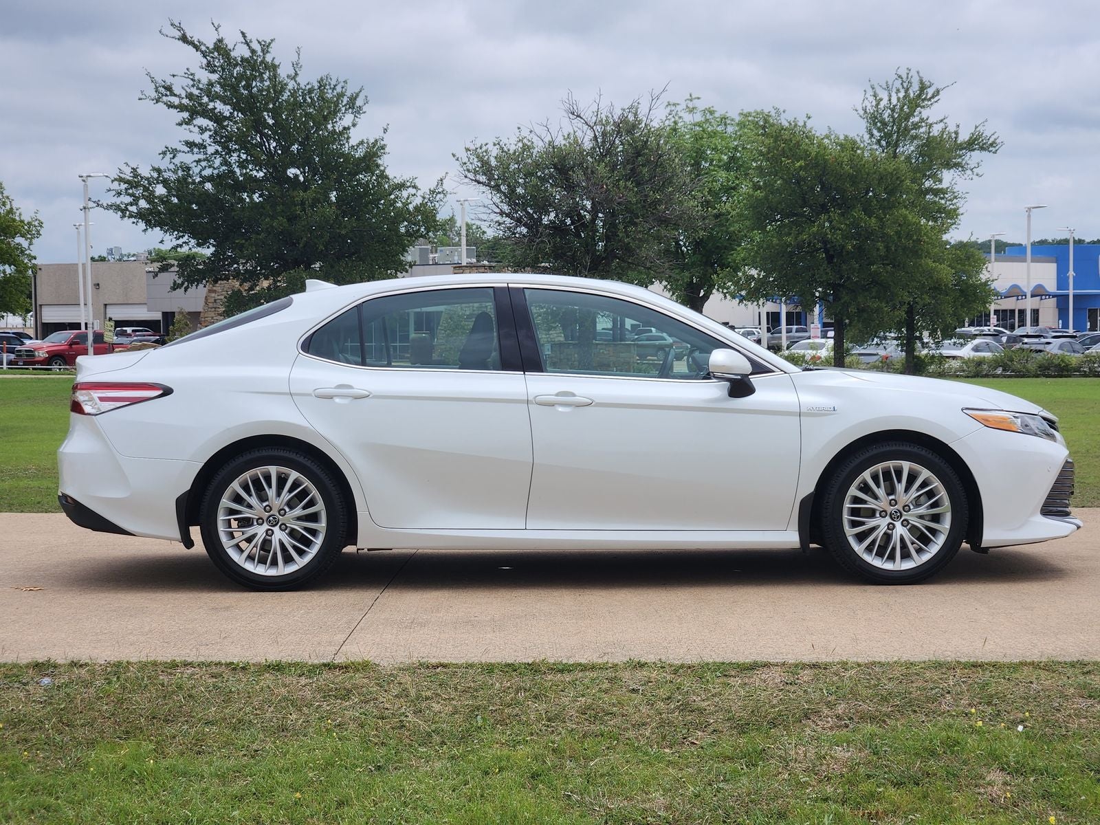 2018 Toyota Camry Hybrid XLE
