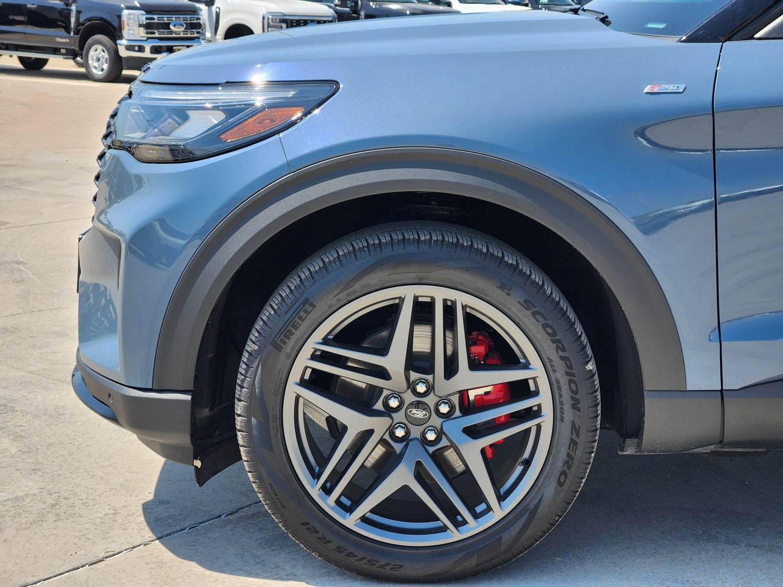 2025 Ford Explorer ST-Line
