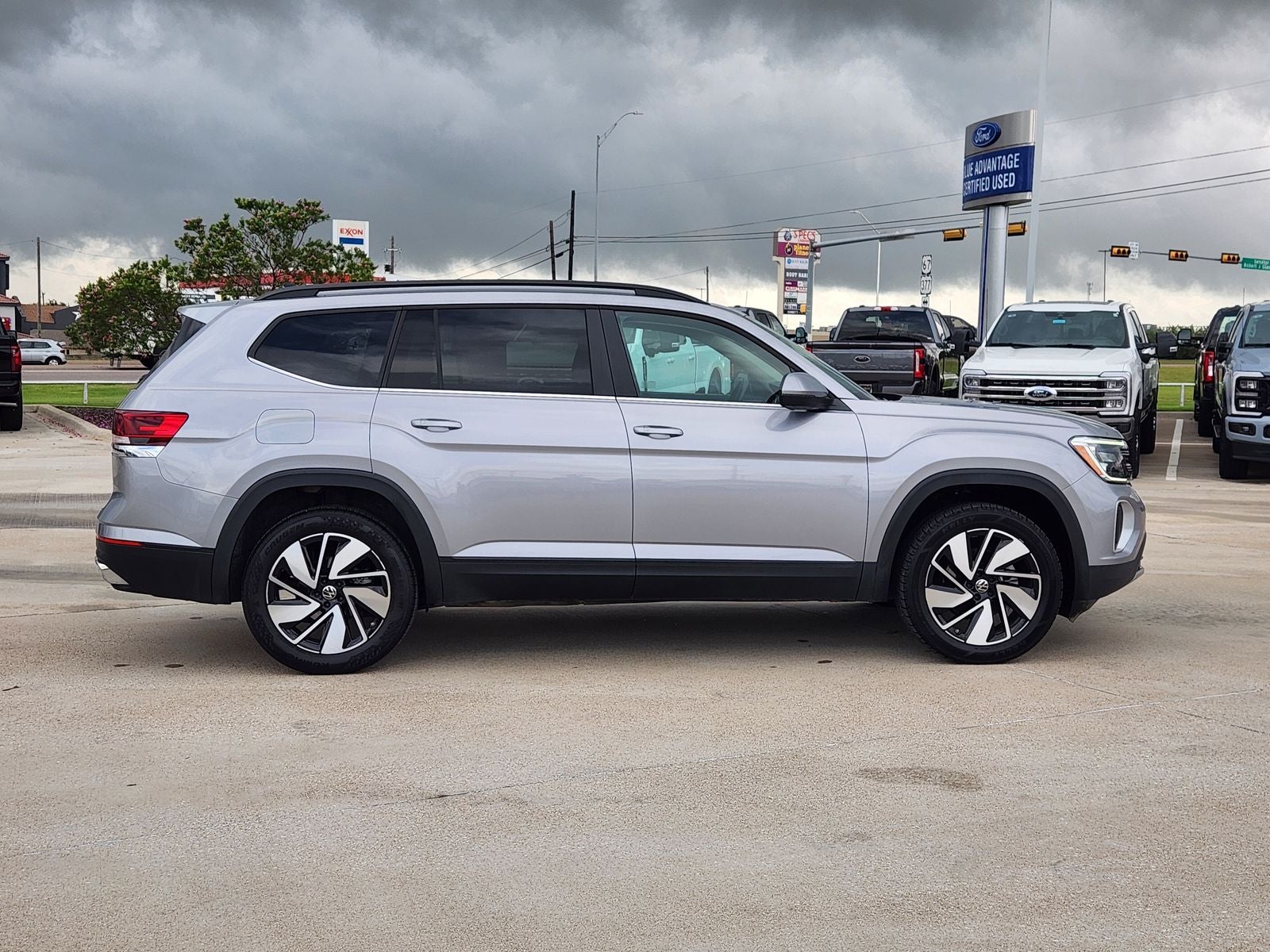 2025 Volkswagen Atlas 2.0T SE w/Technology