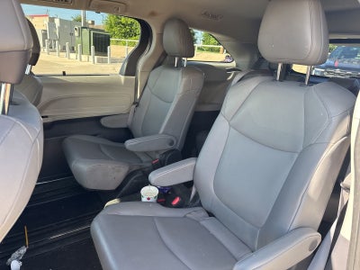 2022 Toyota Sienna XLE 8 Passenger