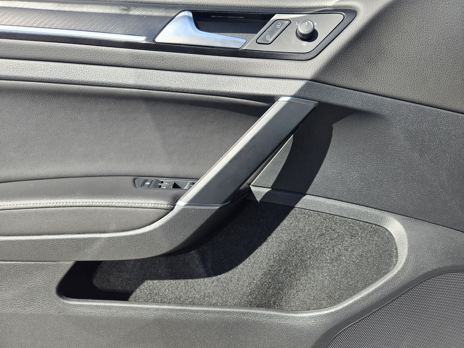 2019 Volkswagen Golf R DCC & Navigation 4Motion
