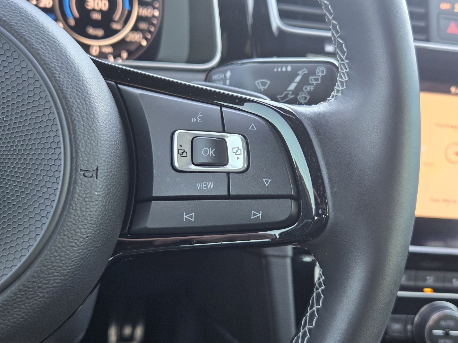 2019 Volkswagen Golf R DCC & Navigation 4Motion
