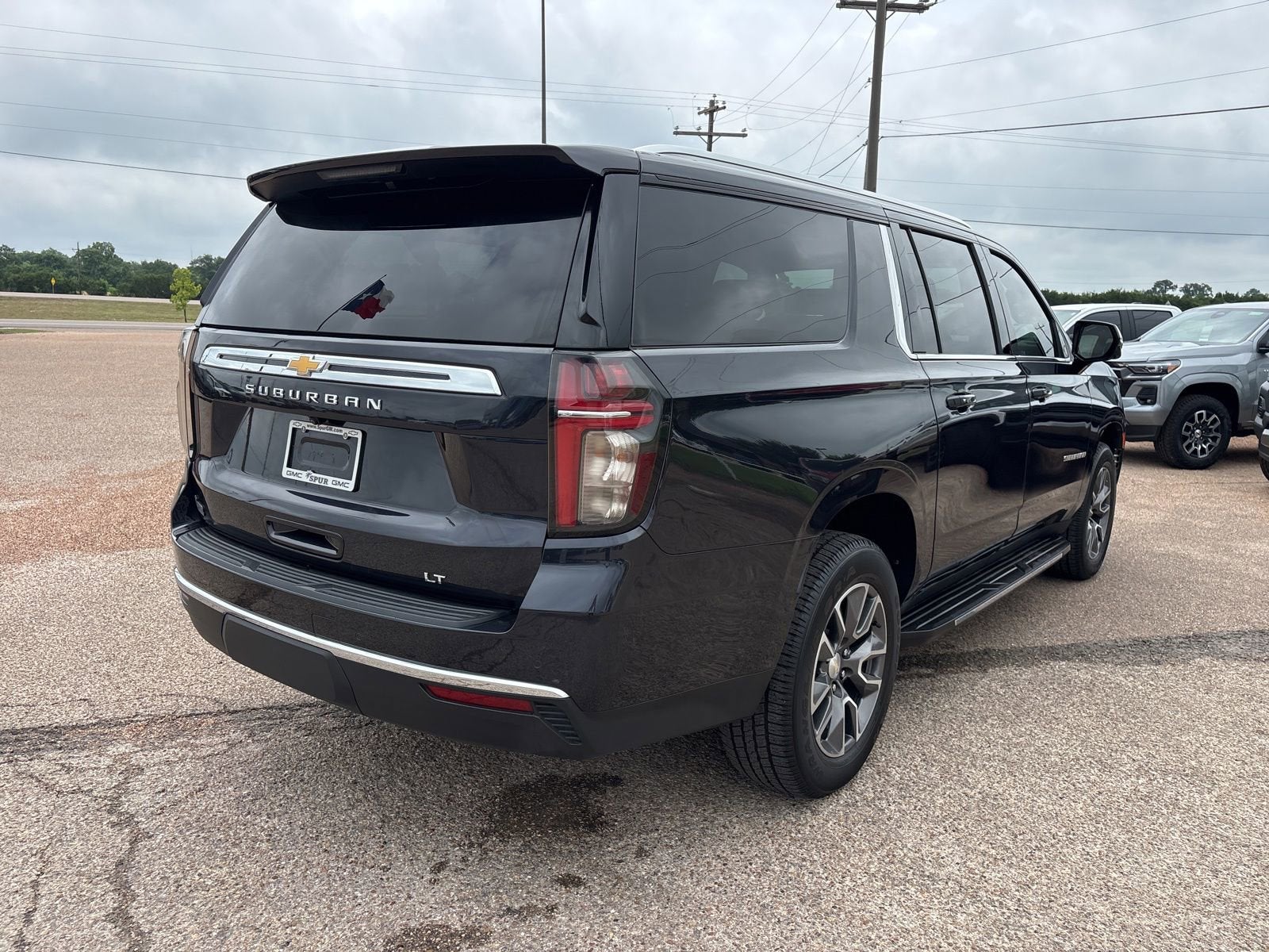 2023 Chevrolet Suburban LT