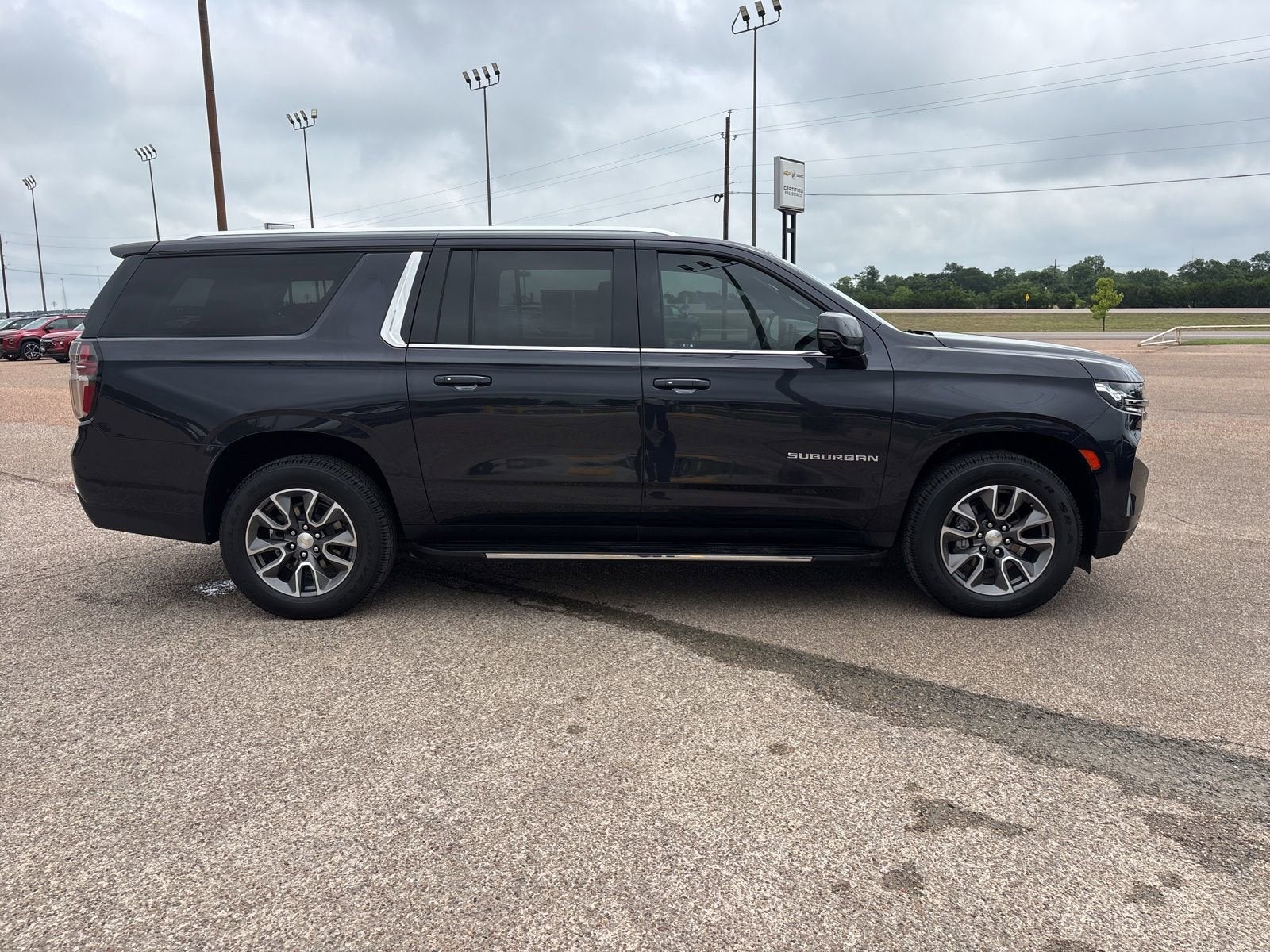 2023 Chevrolet Suburban LT