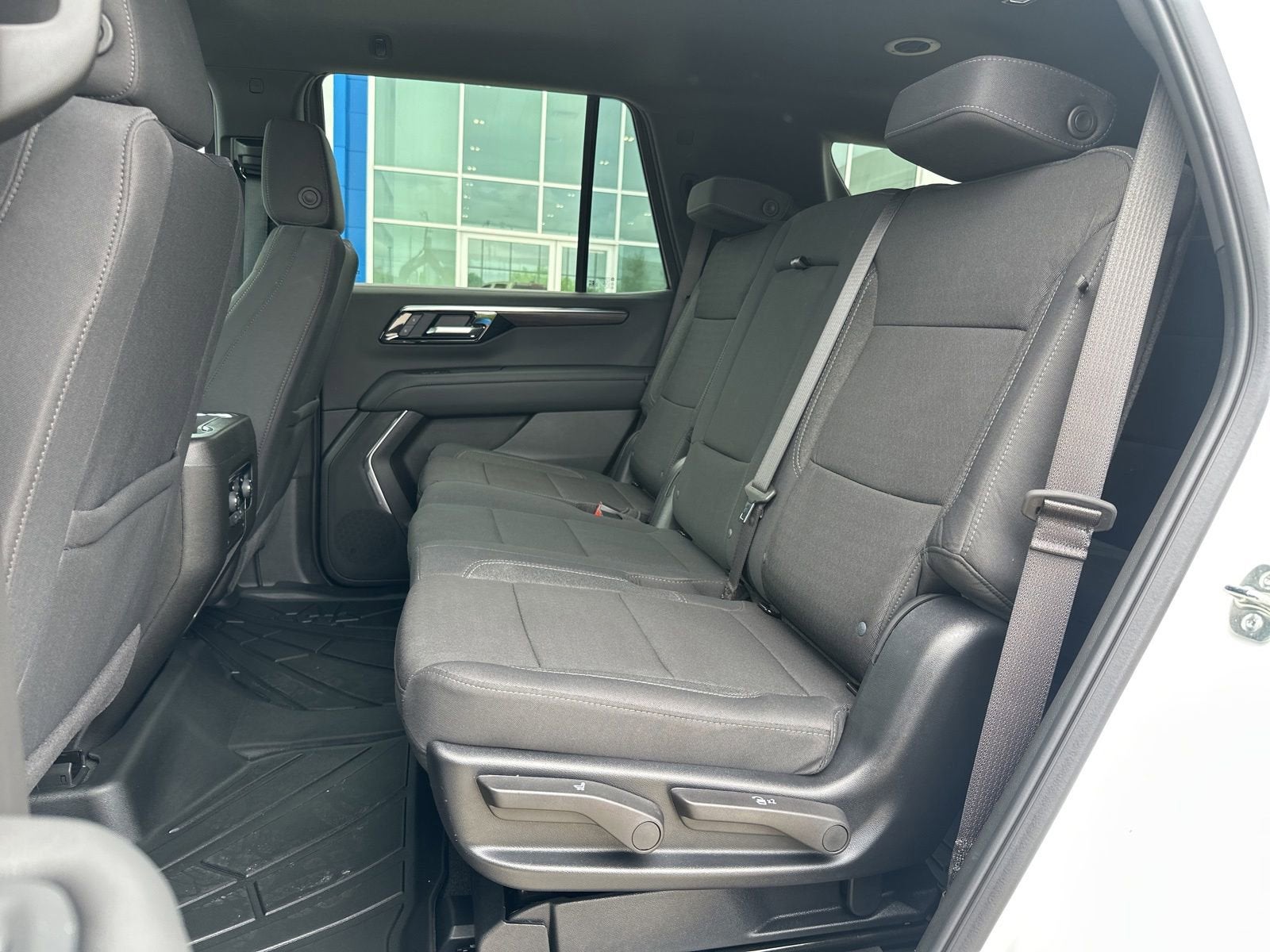 2025 Chevrolet Tahoe LS
