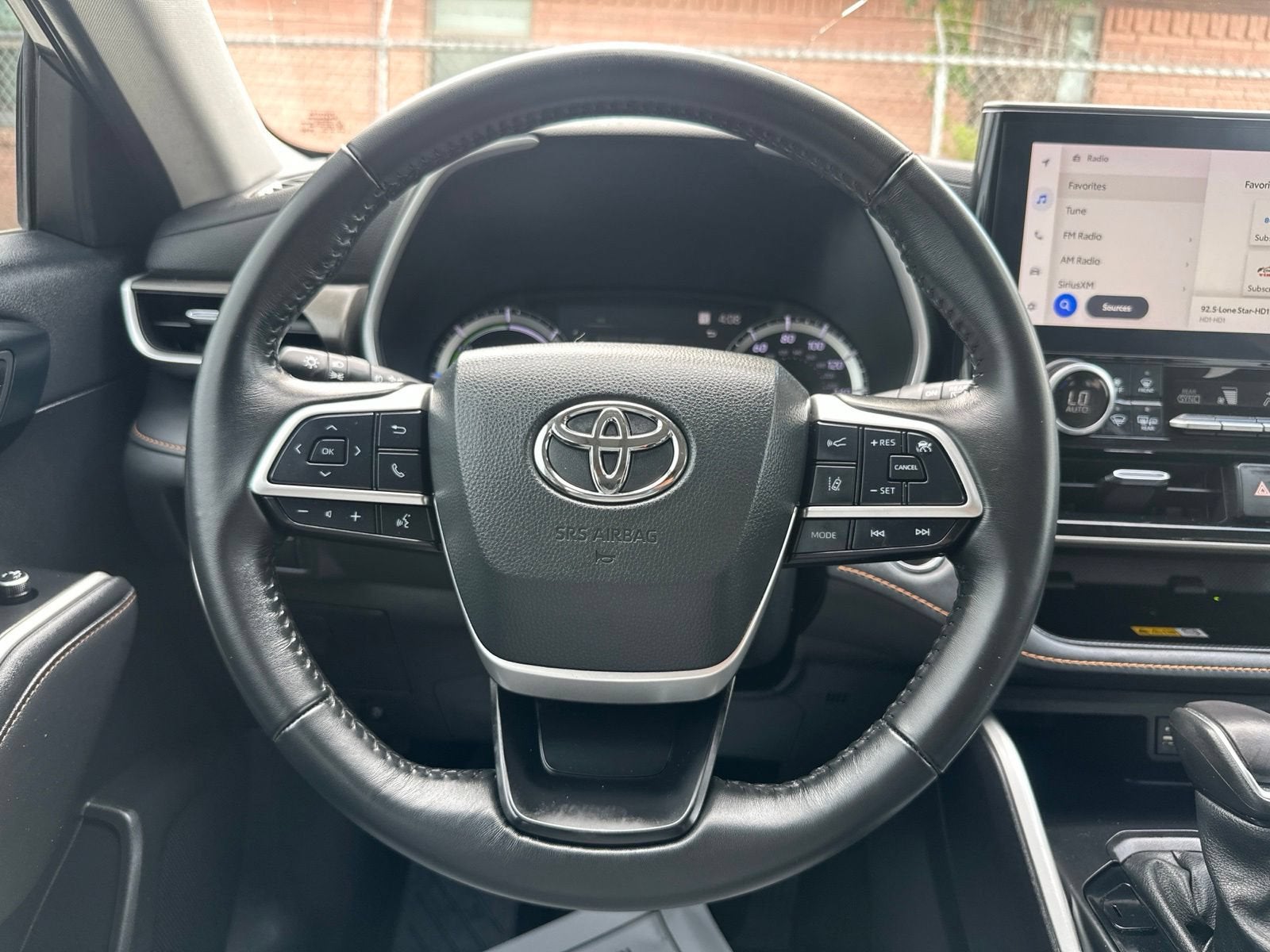 2023 Toyota Highlander Hybrid XLE Bronze