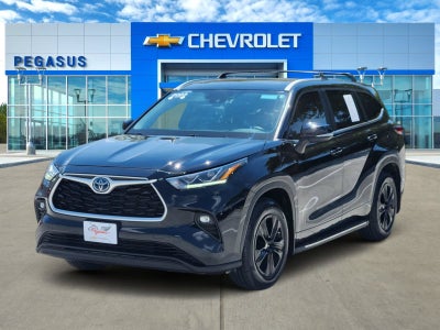 2023 Toyota Highlander Hybrid XLE Bronze