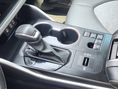 2023 Toyota Highlander Hybrid XLE Bronze