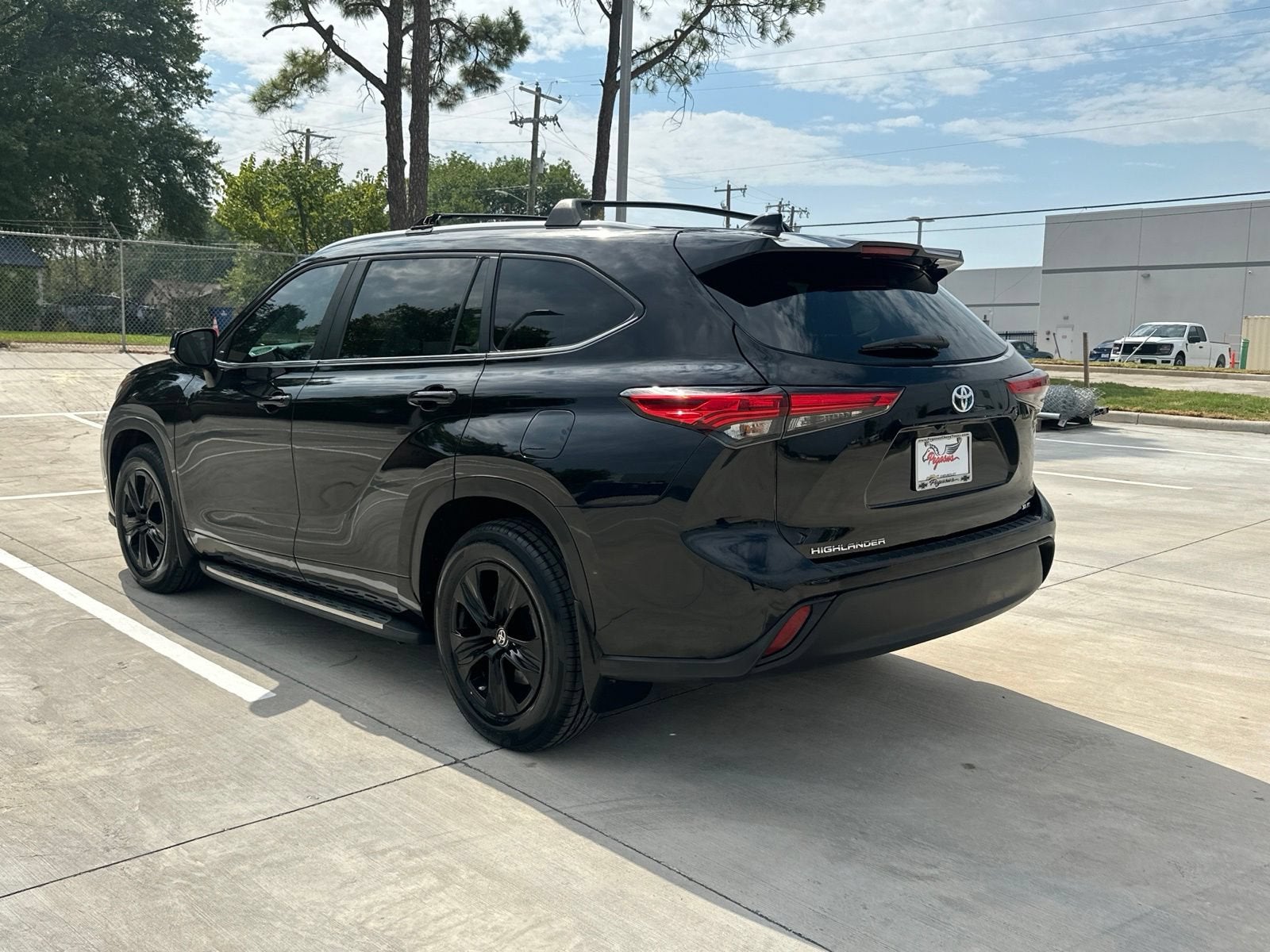 2023 Toyota Highlander Hybrid XLE Bronze