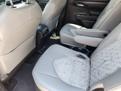 2023 Toyota Highlander Hybrid XLE Bronze
