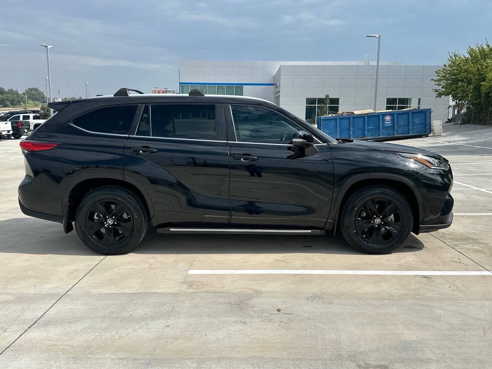 2023 Toyota Highlander Hybrid XLE Bronze