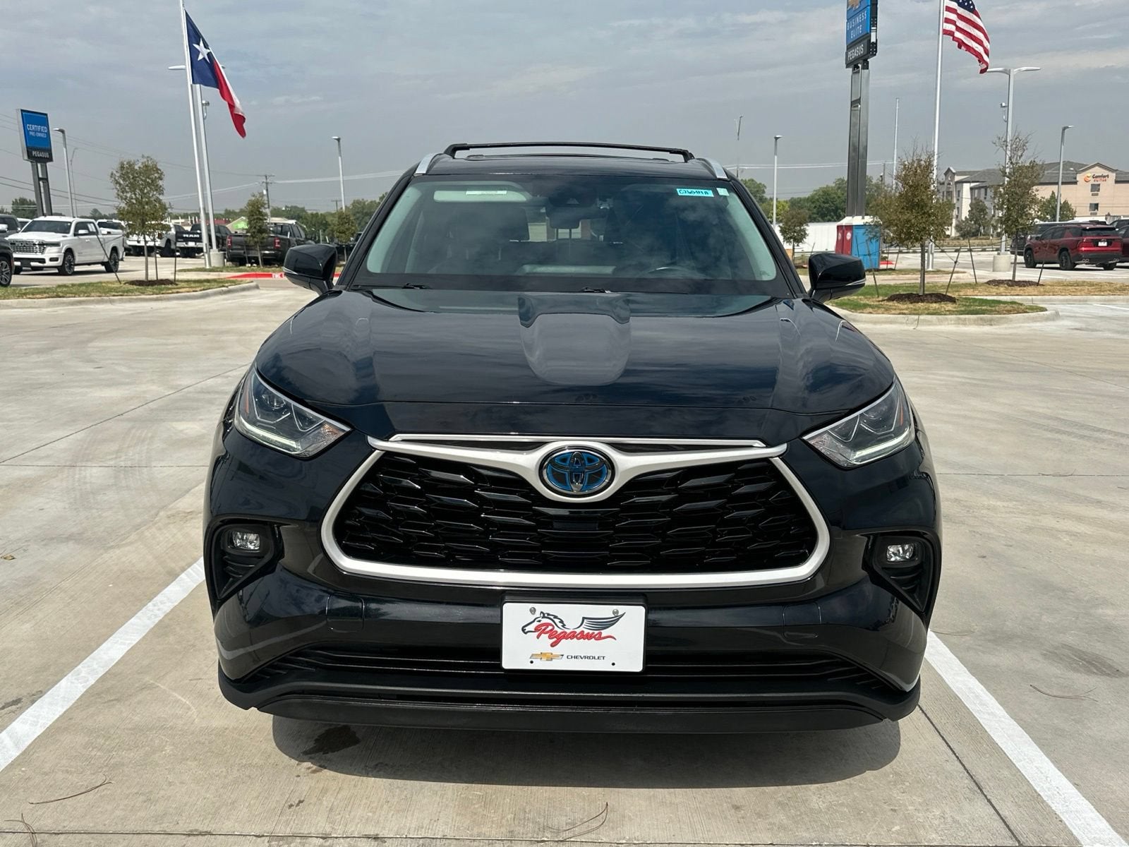 2023 Toyota Highlander Hybrid XLE Bronze