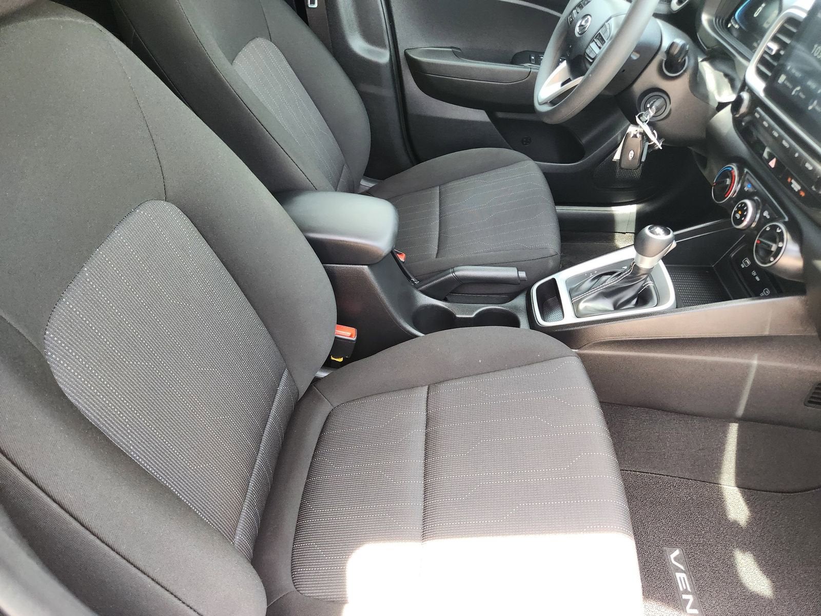 2025 Hyundai Venue SE