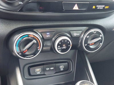 2025 Hyundai Venue SE