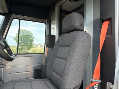 2024 BrightDrop Zevo 400 EJY