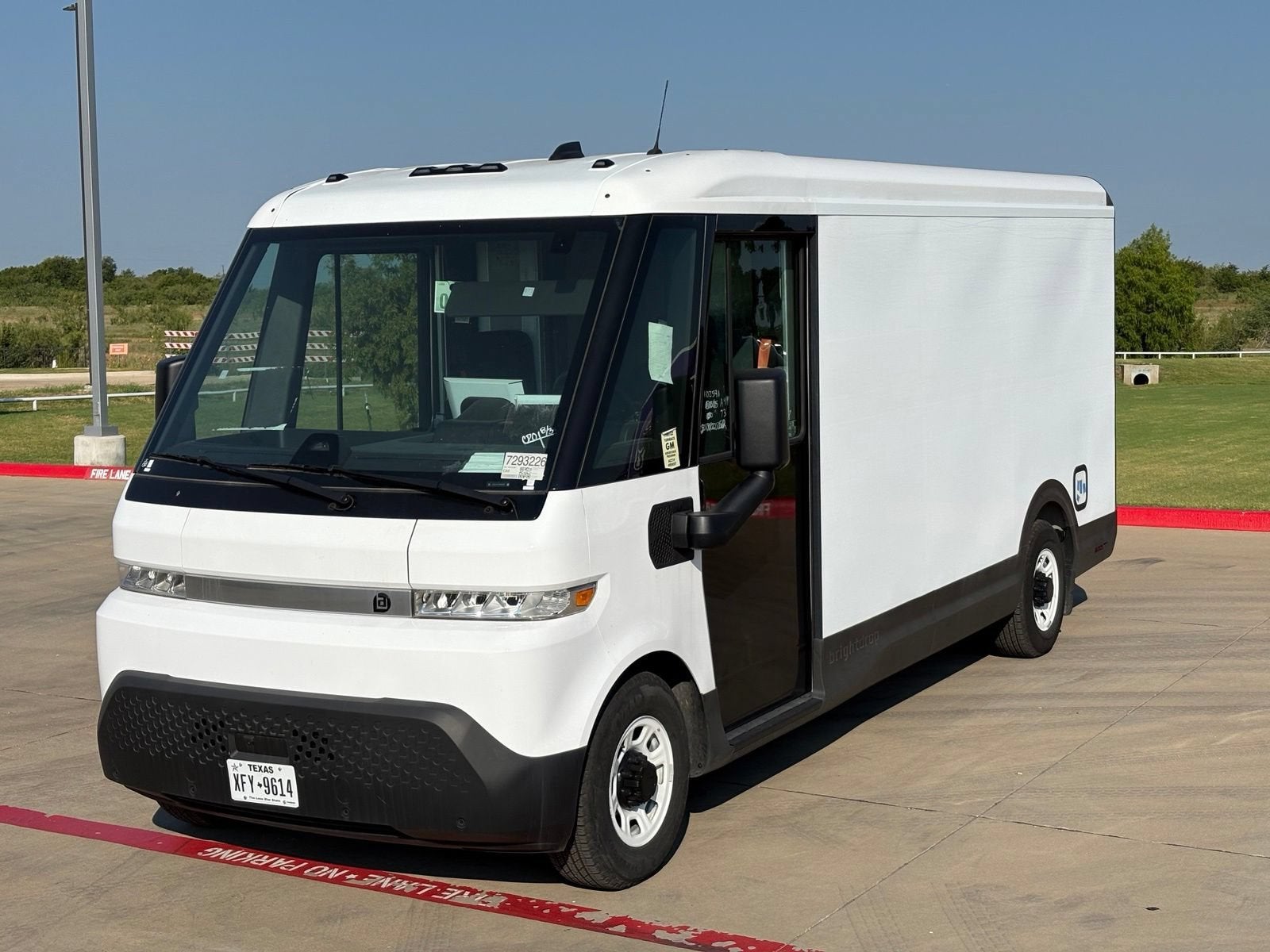2024 BrightDrop Zevo 600 EJY
