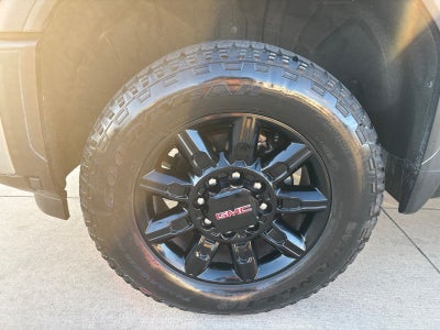 2025 GMC Sierra 2500HD AT4