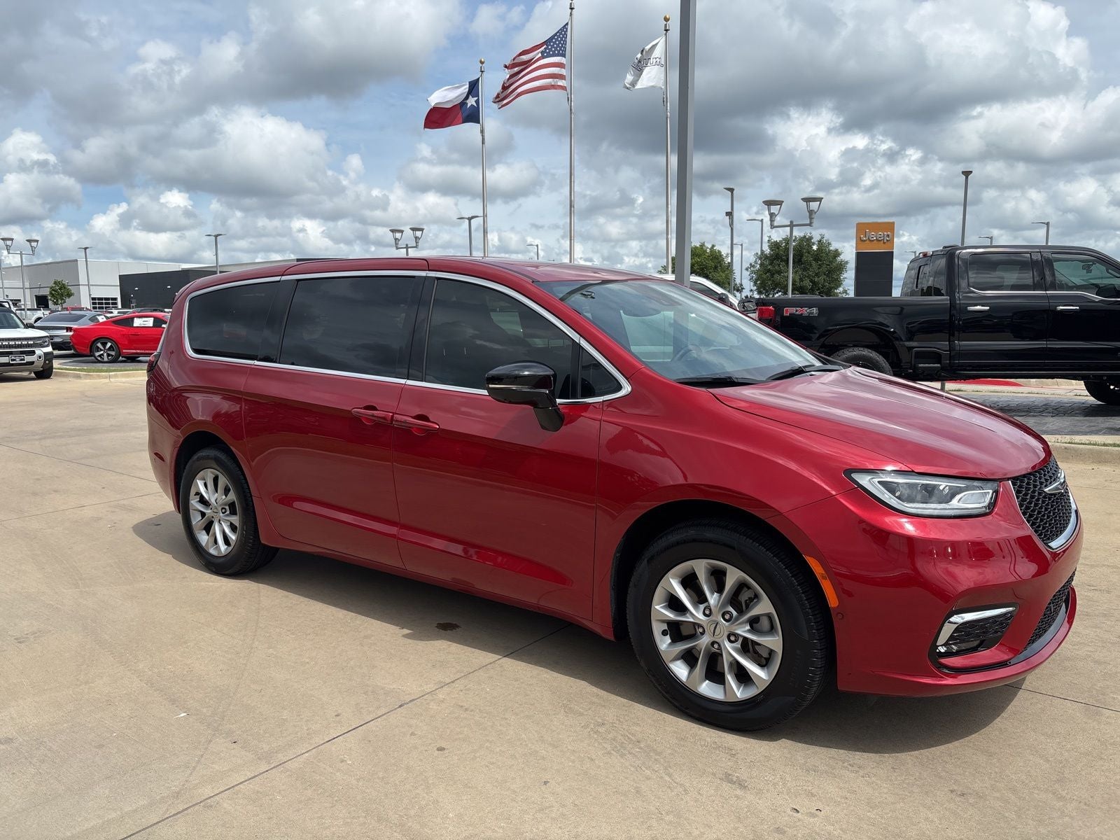 2025 Chrysler Pacifica Select