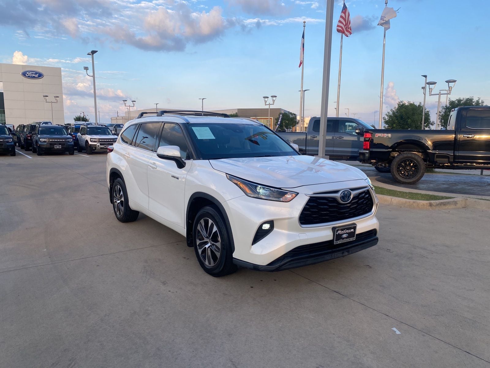2021 Toyota Highlander Hybrid XLE