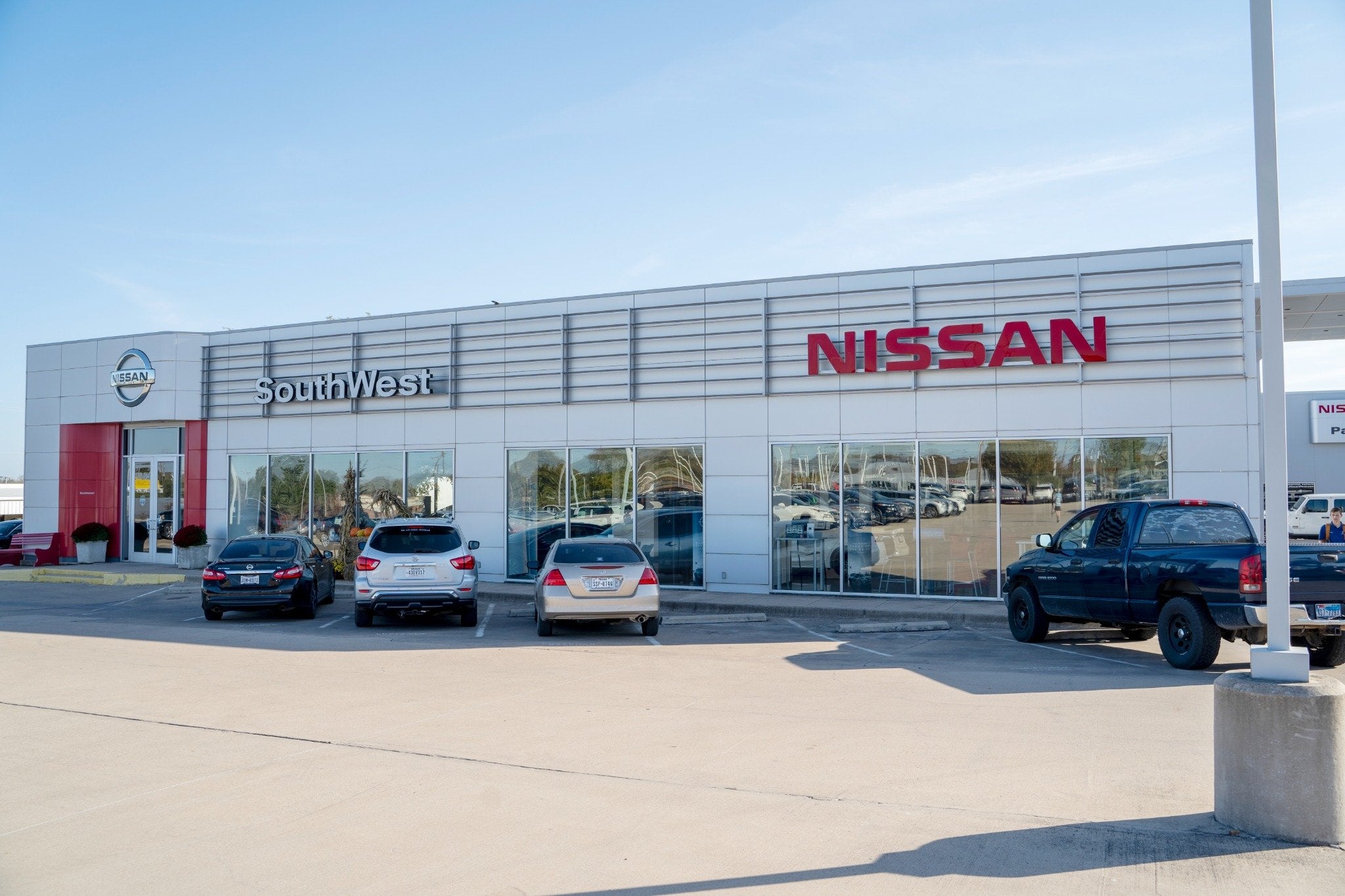SouthWest Nissan Showroom
